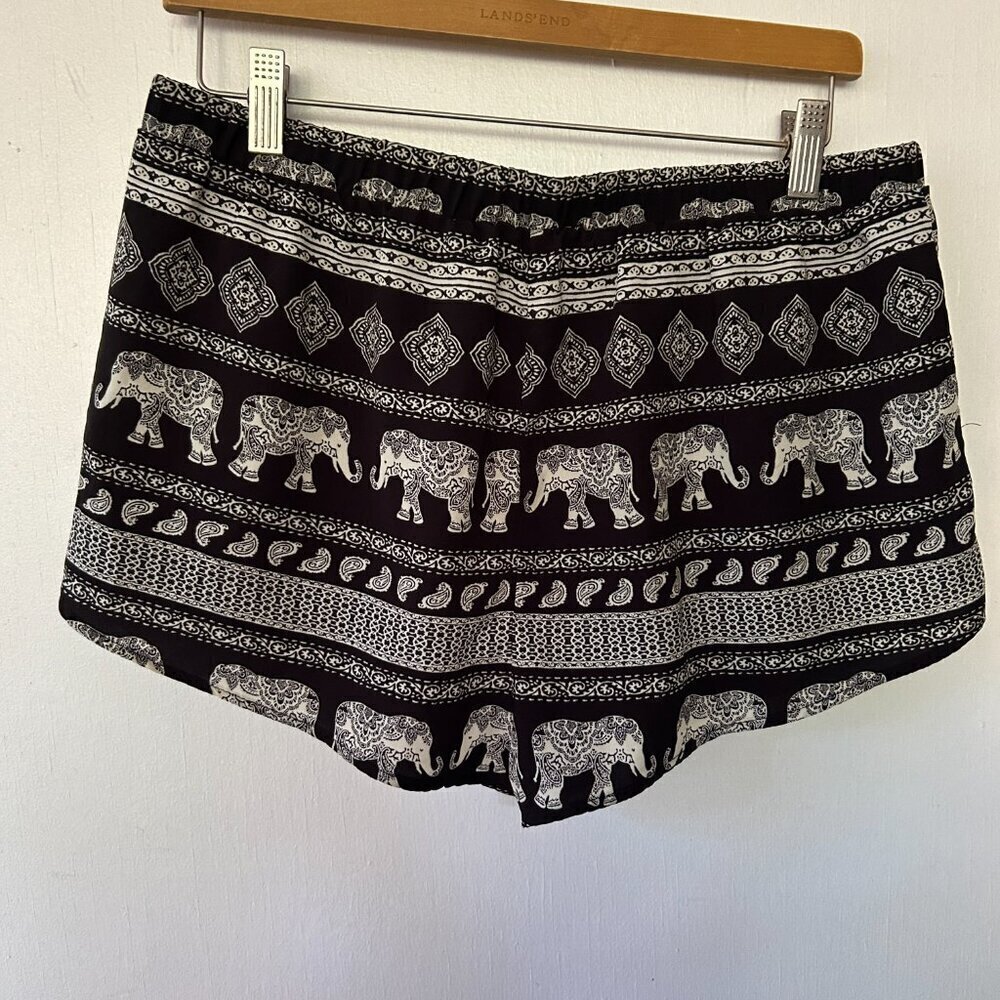 Forever 21 Pull on Shorts Womens Large Black Elephant Print Casual Lounge Shorts - Picture 4 of 4